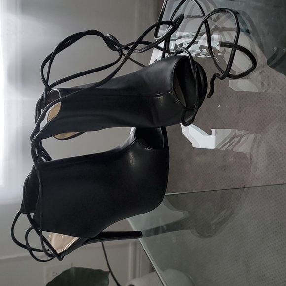 BLACK STRAPPY TIE HEELS - Picture 1 of 2